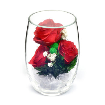 Розы в стекле (11 х 8 х 8 см)