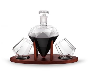 Графин для напитков "Бриллиант" с двумя бокалами на подставке