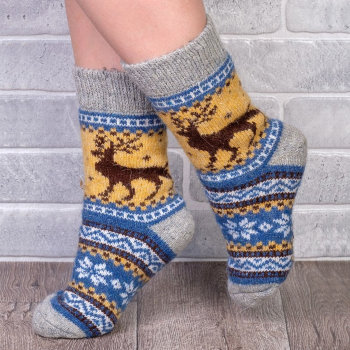 Тамбовские шерстяные носки "Олень на бежевом" (размер 36-40)