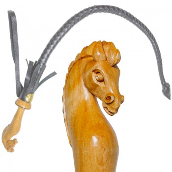Нагайка с резной деревянной рукоятью в виде коня