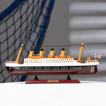 Сувенирная модель корабля "Титаник" (35 х 14 х 5 см)