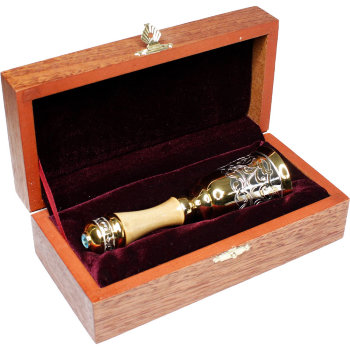 Латунный колокольчик с позолотой и деревянной ручкой с фианитом в футляре (13 см, Златоуст)