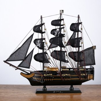 Модель пиратского корабля (49 х 43 х 8 см)