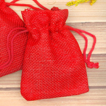Красный льняной мешочек (9 х 7 см)