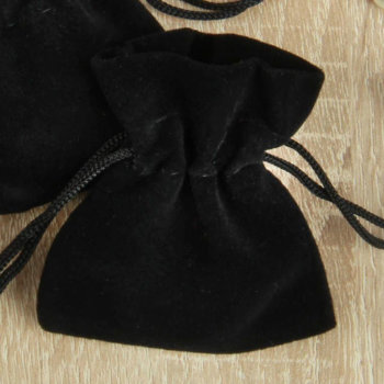 Чёрный бархатный мешочек (7 х 5 см)