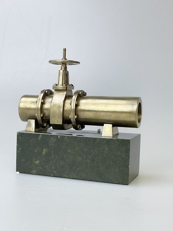 Статуэтка "Нефтепровод / Газопровод", латунь, змеевик