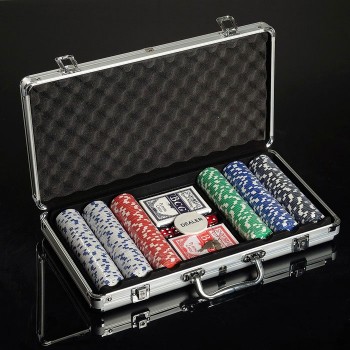 Набор для покера в кейсе, 300 фишек с номиналом (скидка: дефект упаковки)