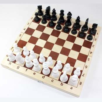 Пластиковые шахматы на деревянной доске (29 х 15 х 4,5 см)