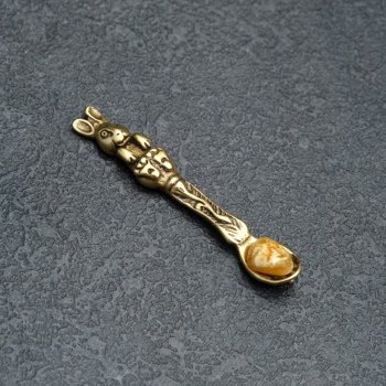 Кошельковый сувенир "Заячья ложка" с янтарём