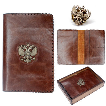 Обложка на паспорт "Герб России" из кожи и бронзы коричневого цвета