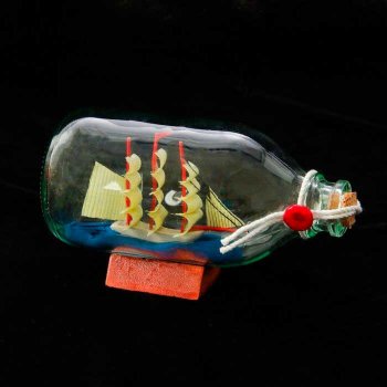 Корабль в бутылке - Синее море (14 × 8 × 6 см)